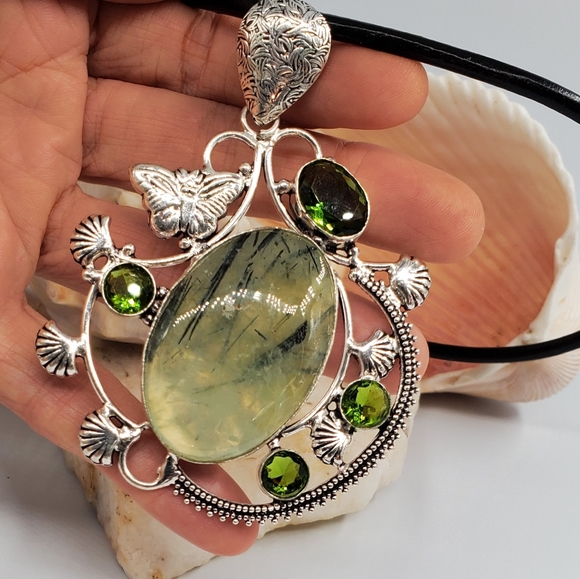 Genuine Prehnite/Peridot Stone Silver Pendant - Picture 2 of 6
